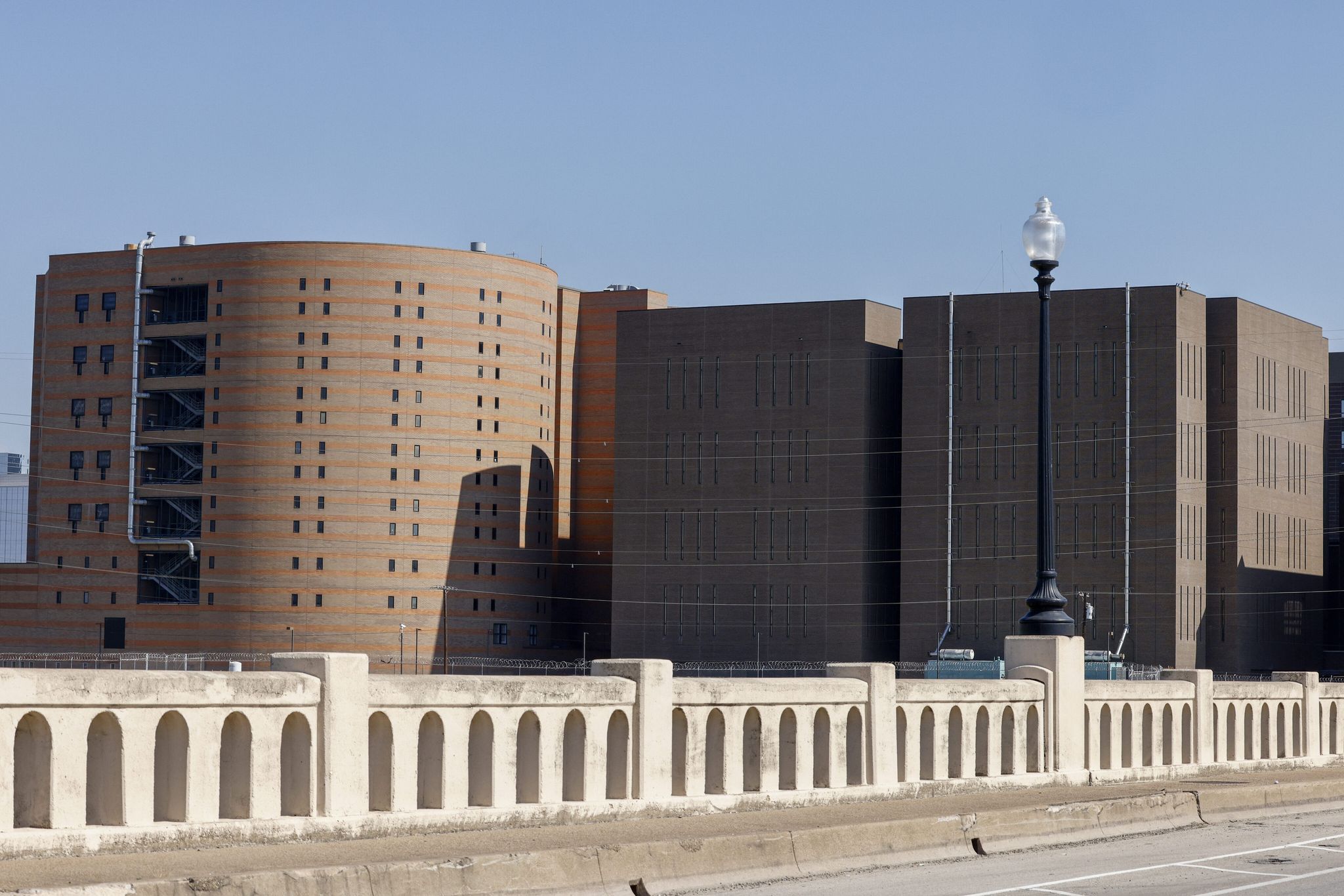 Texas launches tool with Dallas County to help jail releases. It won’t solve all the problems.