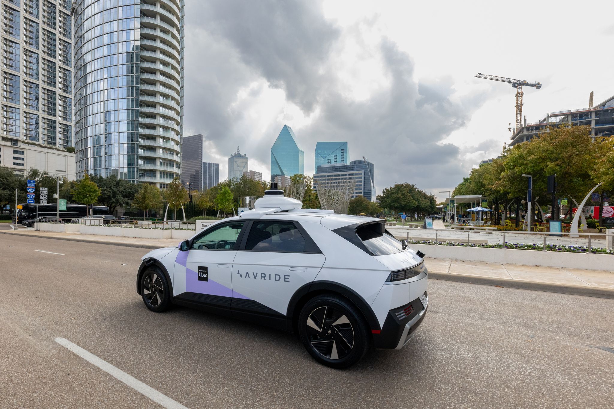 Robotaxi operator under investigation for crashes in Dallas